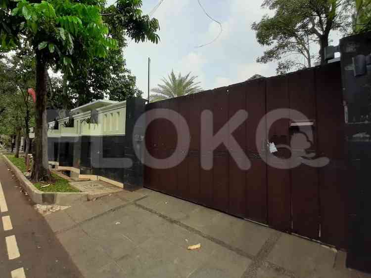 700 sqm, 4 BR house for rent in Jl. Situbondo, Menteng 2