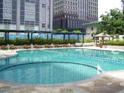 Kolam renang SCBD Suites