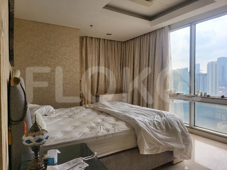 Tipe 3 Kamar Tidur di Lantai 30 untuk disewakan di The Grove Apartemen - fku8cf 7